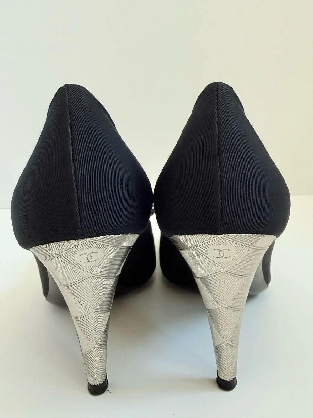 Chanel G27473 Camellia Flower Satin Pumps Silver CC Heels Karl Era EU 38